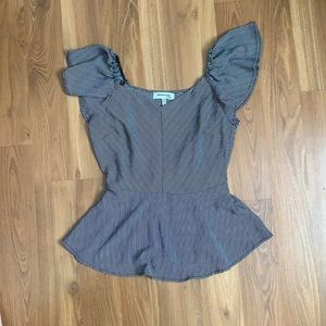 Short-sleeve flounce blouse, size S